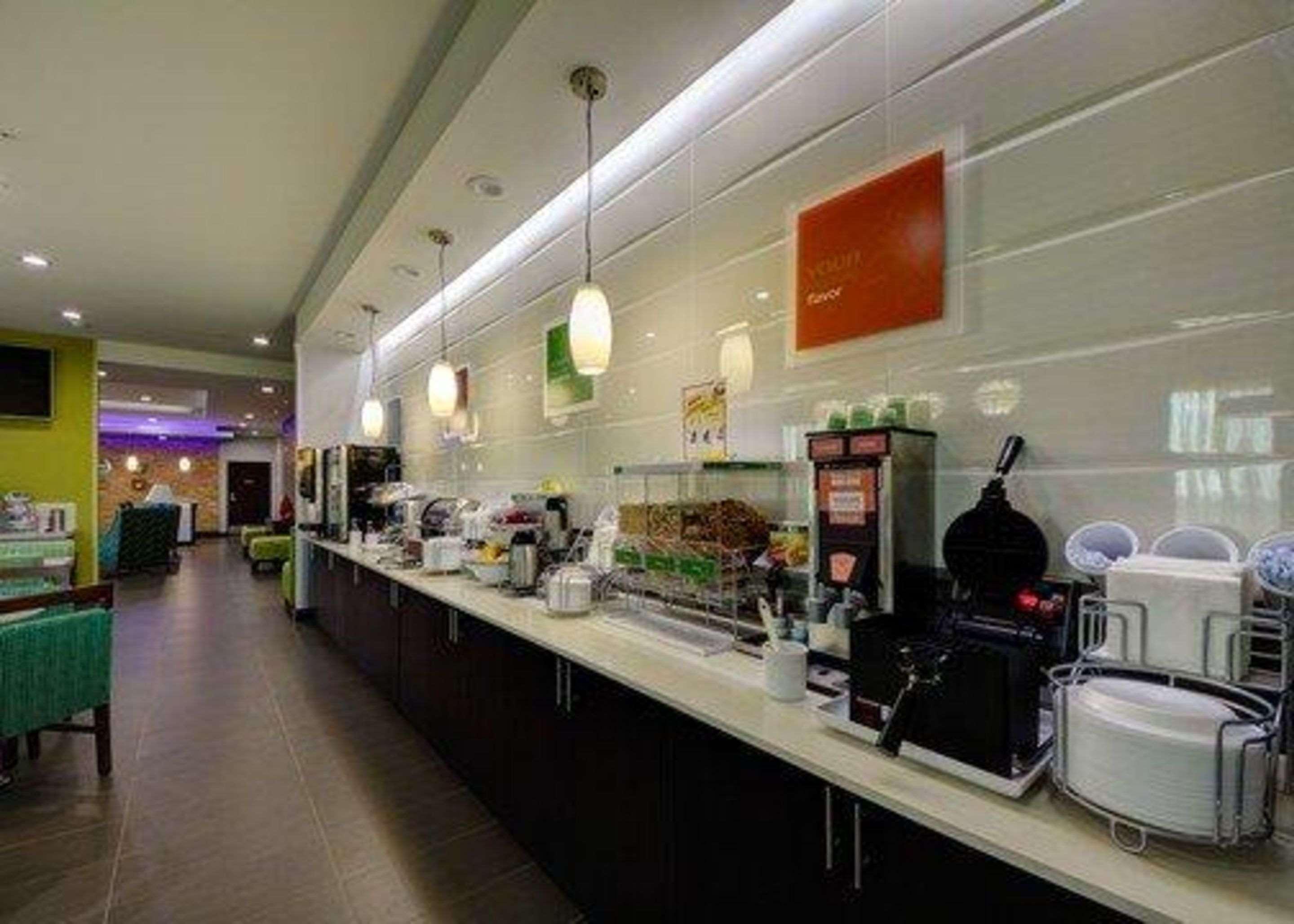 Comfort Inn & Suites Tulsa I-44 West - Rt 66 Oakhurst Экстерьер фото